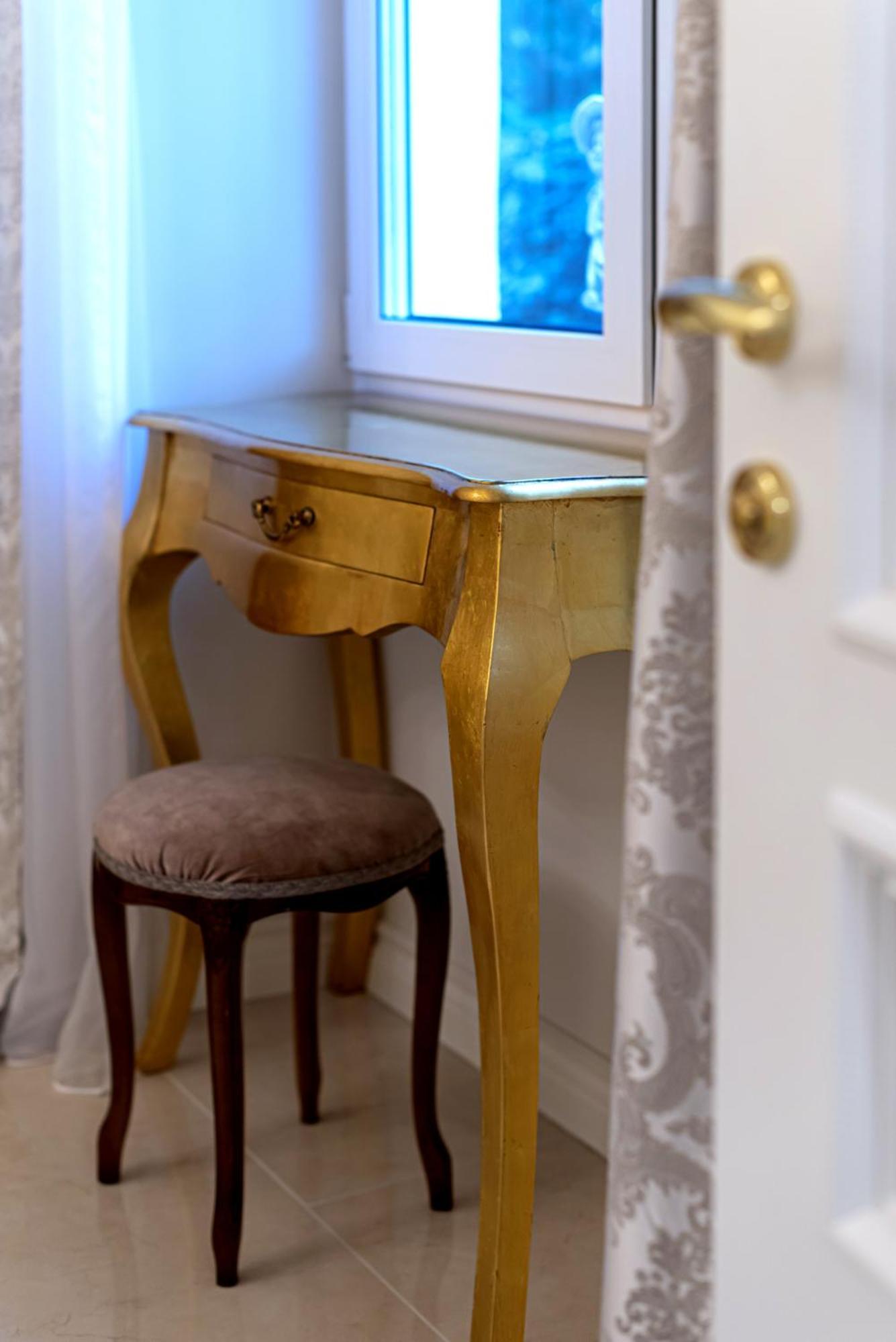 Luxury In Old Town With Private Garden Vilnius