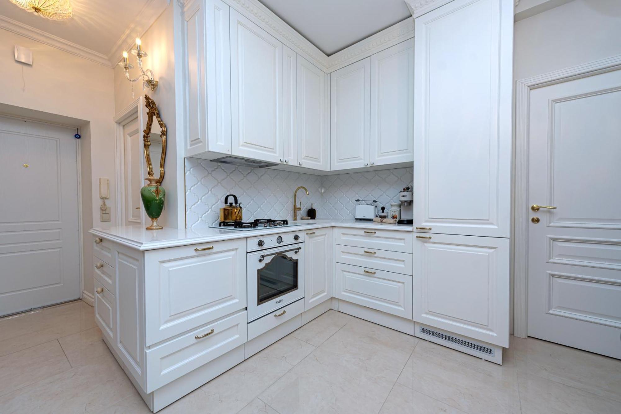 Luxury In Old Town With Private Garden