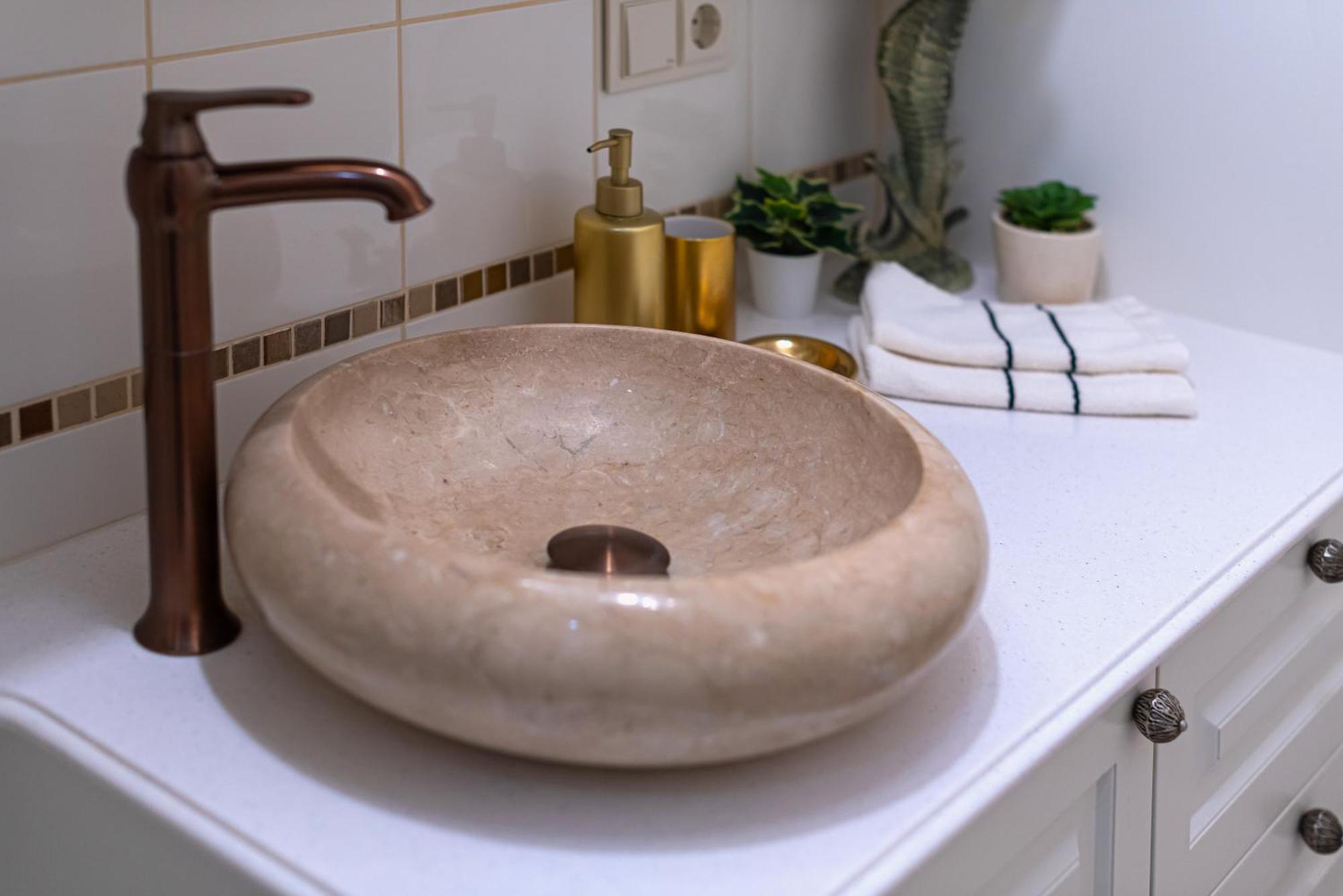 Apartment Luxury In Old Town With Private Garden