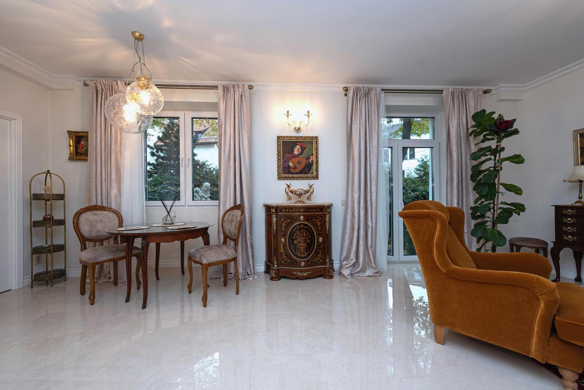 Luxury In Old Town With Private Garden Vilnius