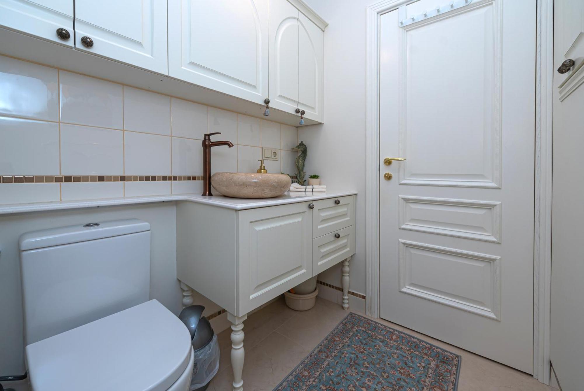 Luxury In Old Town With Private Garden Apartment