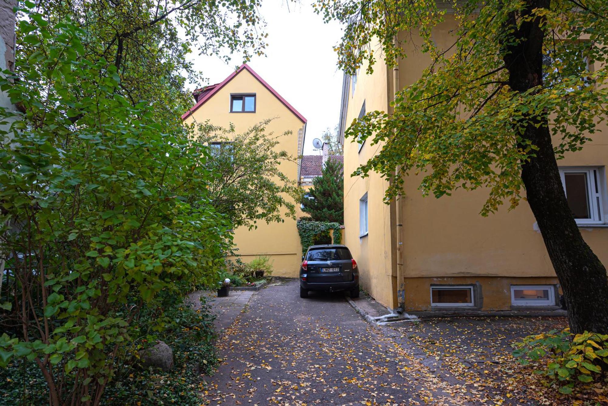 Luxury In Old Town With Private Garden Apartamento Vilna